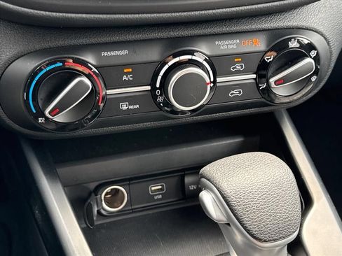 Certified 2025 Kia Soul LX w/ LX Technology Package FWD image 20