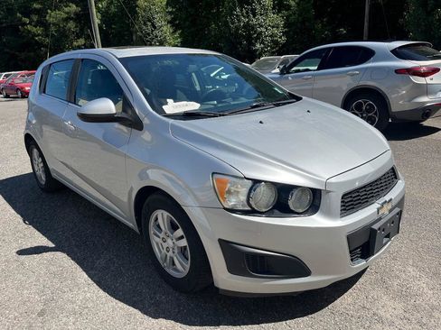 Used 2014 Chevrolet Sonic LT w/ Fun and Sun Package FWD image 9