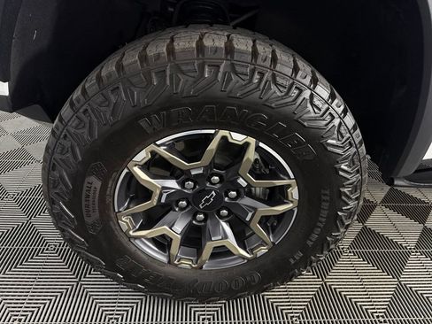 Used 2026 Chevrolet Colorado ZR2 AWD/4WD image 12