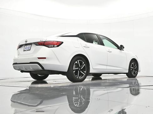 Used 2024 Nissan Sentra SV FWD image 40