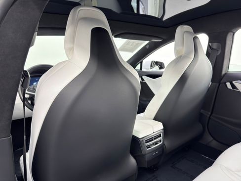 Used 2017 Tesla Model S 90D image 33
