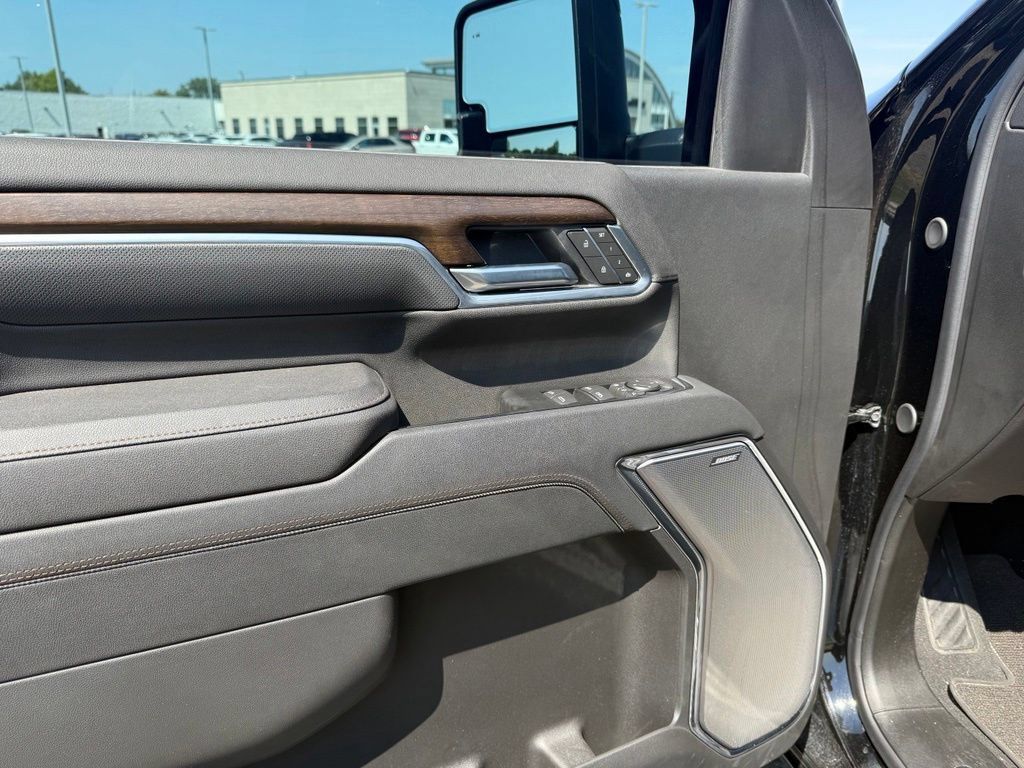 Used 2026 Chevrolet Silverado 2500 High Country w/ Midnight Edition AWD/4WD image 23