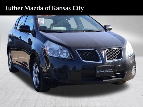 Used 2010 Pontiac Vibe w/ Preferred Package image 1