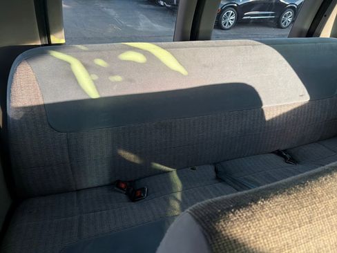 Used 2000 Ford E-350 and Econoline 350 XLT RWD image 29