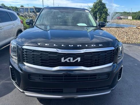 Used 2022 Kia Telluride S AWD/4WD image 2