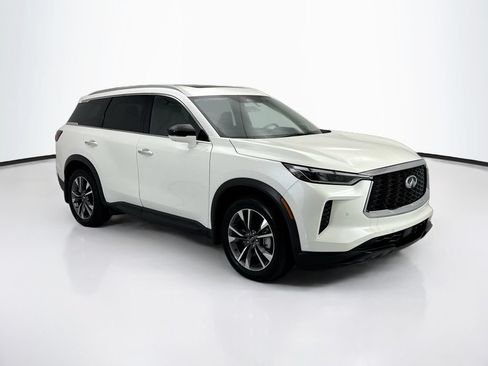 Used 2025 INFINITI QX60 Luxe w/ Cargo Package FWD image 3