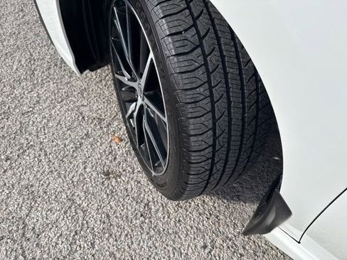 Used 2022 Toyota Camry SE image 4