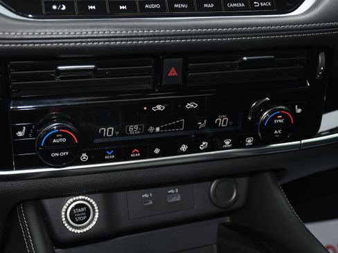 Used 2022 Nissan Rogue SL w/ SL Premium Package image 16