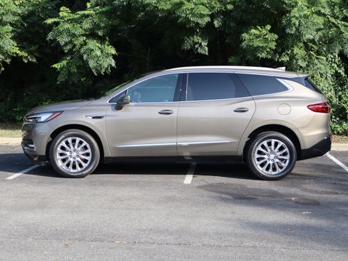 Used 2020 Buick Enclave Essence w/ Sound and Sites Package FWD image 6