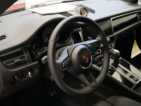 New 2026 Porsche Macan S image 4