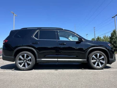 Used 2024 Honda Pilot Elite image 3