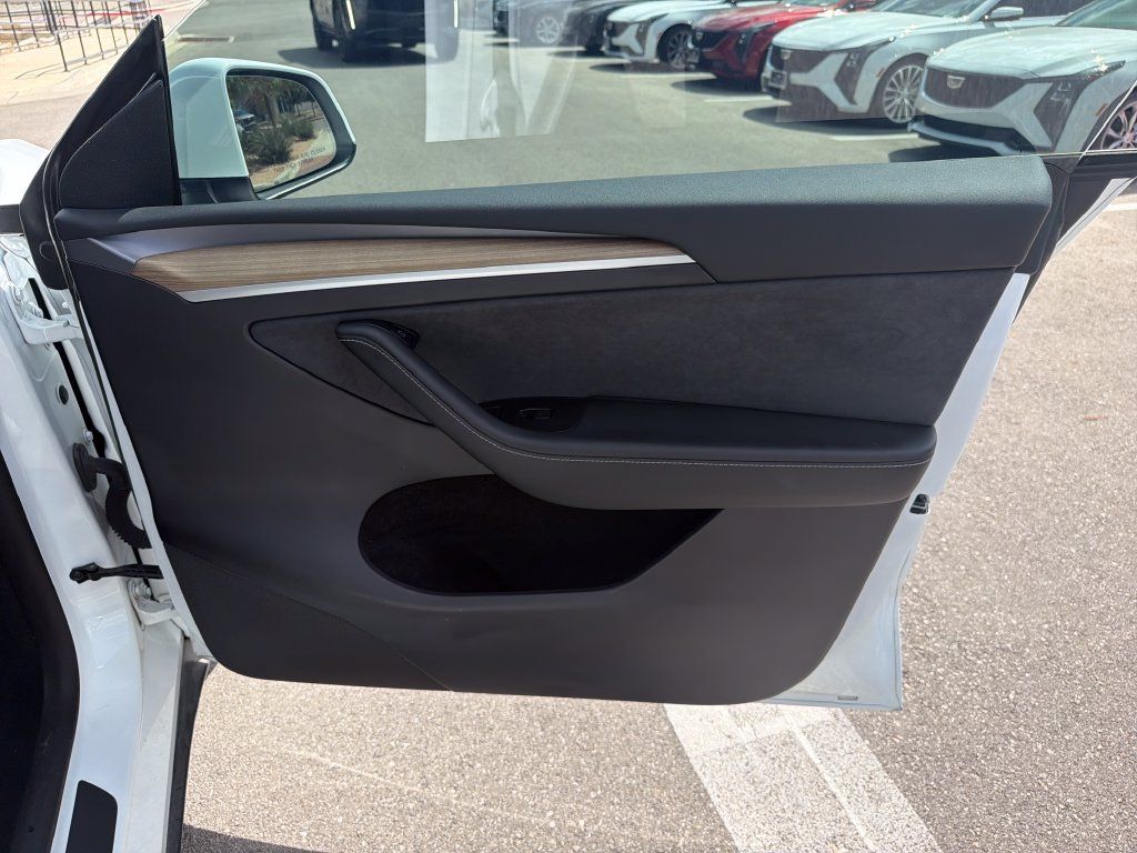 Used 2023 Tesla Model Y Long Range AWD/4WD image 35