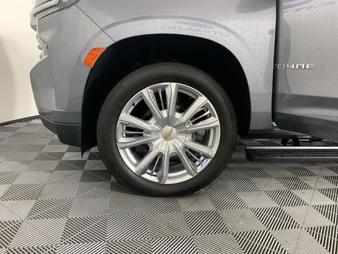 Used 2021 Chevrolet Tahoe High Country w/ Premium Package image 12