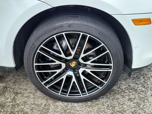 Used 2022 Porsche Macan AWD/4WD image 6