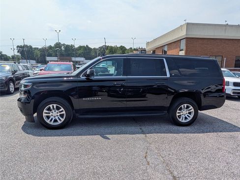 Used 2018 Chevrolet Suburban LT AWD/4WD image 2