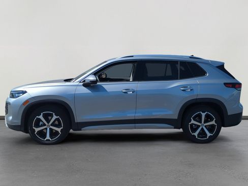 New 2026 Volkswagen Tiguan SE image 2