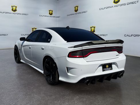 Used 2018 Dodge Charger SRT w/ Technology Group RWD image 3