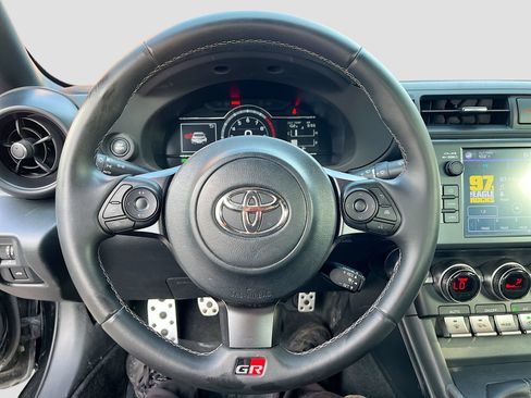 Used 2024 Toyota GR86 Premium RWD image 11
