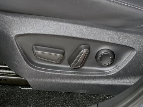 Used 2025 Toyota Crown XLE image 16