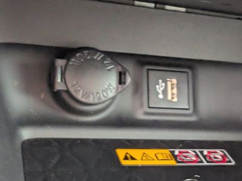 Used 2023 Toyota RAV4 XLE Premium image 21