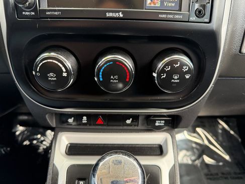 Used 2016 Jeep Compass High Altitude image 15