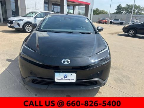Used 2024 Toyota Prius LE FWD image 2