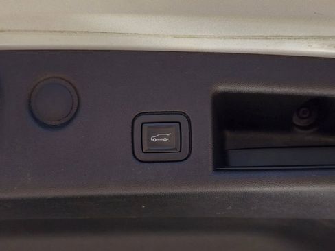 Used 2020 Chevrolet Equinox Premier image 10