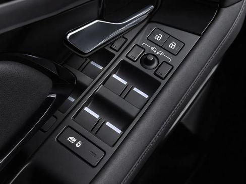 Used 2023 Land Rover Range Rover Evoque SE AWD/4WD image 35