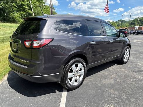 Used 2016 Chevrolet Traverse LT w/ Style and Technology Package AWD/4WD image 5