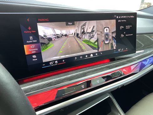 Certified 2024 BMW 760i xDrive w/ Premium Package 2 AWD/4WD image 16