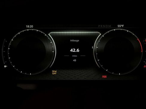 Used 2026 Aston Martin DB12 Convertible image 23