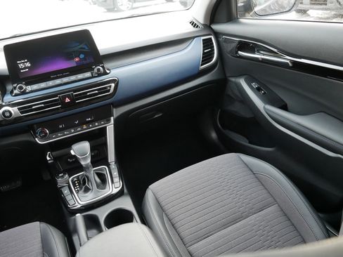 Certified 2023 Kia Seltos S w/ Navigation Package image 11