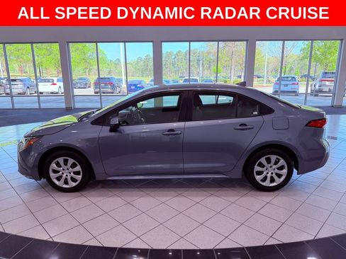 Used 2021 Toyota Corolla LE image 4