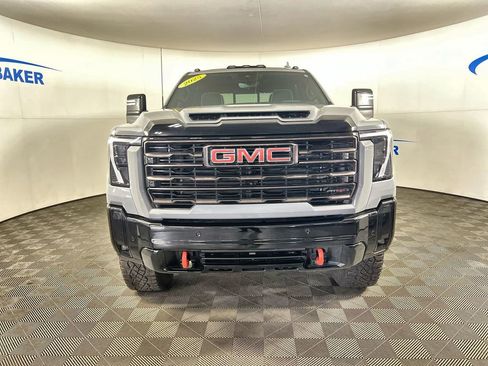 Used 2025 GMC Sierra 2500 AT4X AWD/4WD image 3