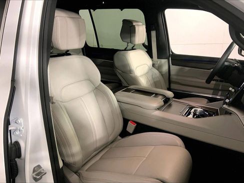 Used 2025 Jeep Grand Wagoneer 4WD image 7