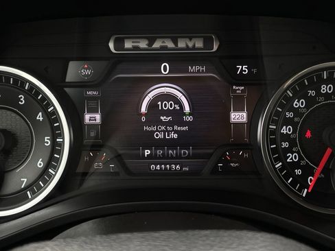 Used 2024 RAM 1500 Laramie image 15