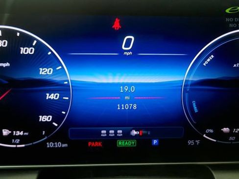 Used 2025 Mercedes-Benz GLC 350e 4MATIC image 56