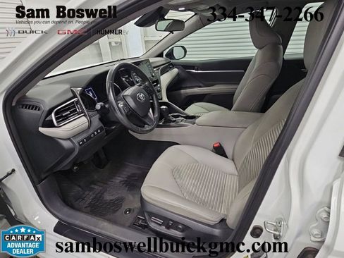 Used 2024 Toyota Camry SE w/ Cold Weather Package FWD image 10