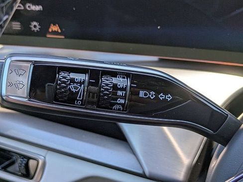 New 2026 Cadillac Vistiq Luxury AWD/4WD image 28