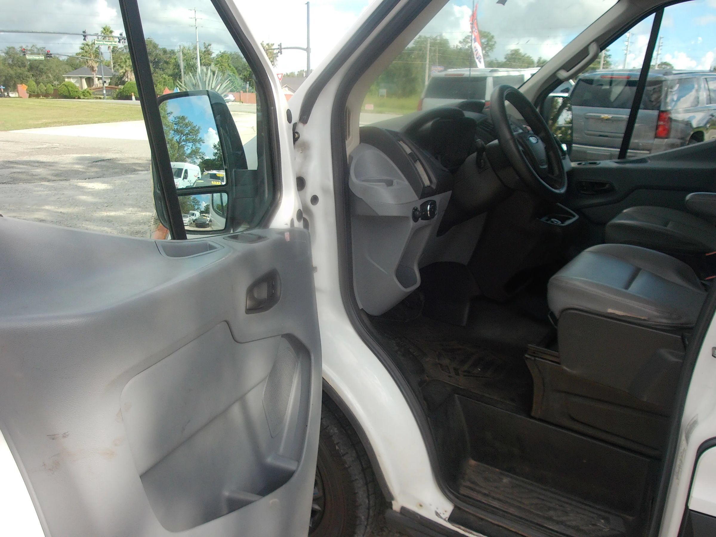 Used 2019 Ford Transit 150 148 Medium Roof RWD image 10