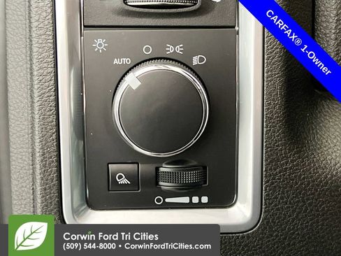 Used 2024 RAM 1500 Classic SLT AWD/4WD image 18