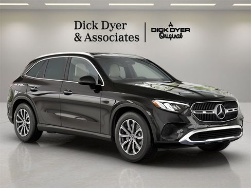 Used 2025 Mercedes-Benz GLC 300 GLC 300 image 33