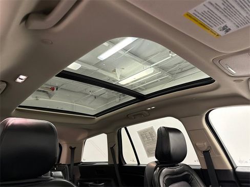 Used 2020 Lincoln Aviator Grand Touring w/ Elements Package Plus image 13