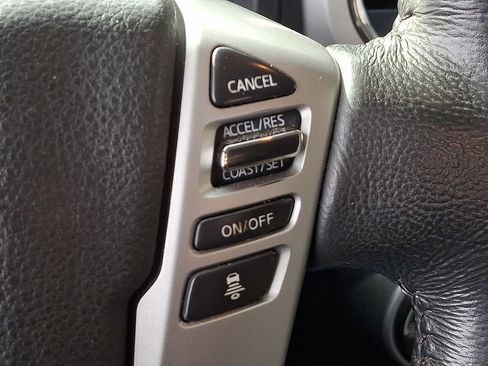 Used 2021 Nissan Titan SV w/ SV Convenience Package image 22