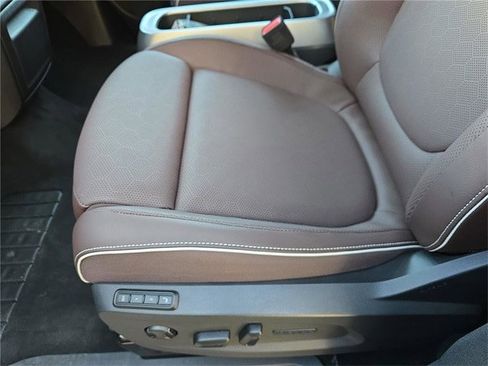 New 2025 Volkswagen ID. Buzz Pro S image 17