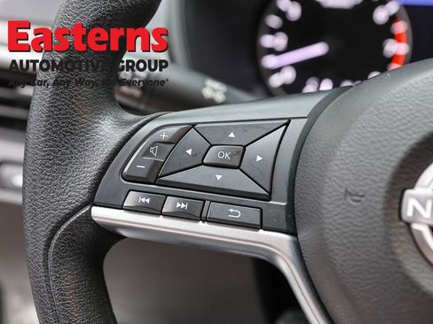 Used 2023 Nissan Altima 2.5 SV FWD image 15