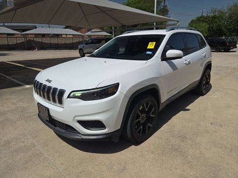 Used 2020 Jeep Cherokee Latitude FWD image 7