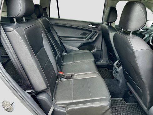 Used 2018 Volkswagen Tiguan SEL FWD image 22