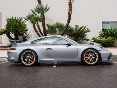Used 2018 Porsche 911 GT3 image 11