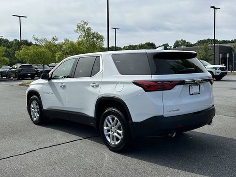 Used 2023 Chevrolet Traverse LS FWD image 7